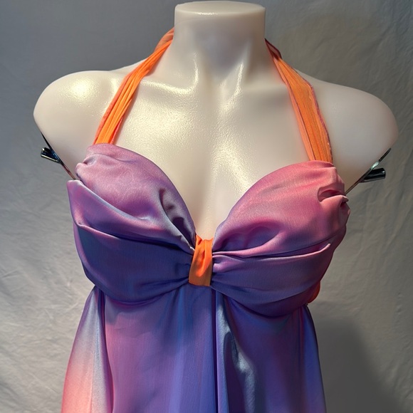 Elegant Ombre Halter Midi Dress - Picture 3 of 11